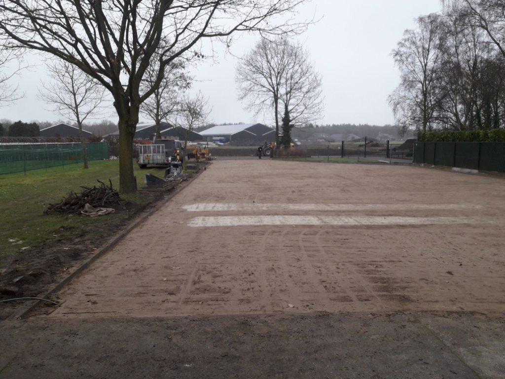 manders, sterksel, bestratingsbedrijf, bestratingswerk, h-profiel, h-klinker, heeze, leende, sterksel, herstraten, bestraten, straten, leggen, plaatsen, machinaal, handmatig, straatwerk, grondwerk, aanleg, riolering, sierbestrating, terras, tuin, oprit, Heeze, Leende, Sterksel, Someren, Asten, Lierop, Deurne, Helmond, Geldrop, Mierlo, Valkenswaard, Eindhoven, Waalre, Maarheeze, Budel, Soerendonk, Nederweert, Weert, noord-brabant, limburg, leverancier, materiaal, stenen, tegels, klinkers, h-klinkers, dikformaat. waalformaat, waaltjes, grind, split, gebakken, betonnen, opsluit, stoep, banden, minigraver, miniloader, PVC buizen, afvoer, trottoirbanden, stratenmaker, h, erfverharding, prijs, offerte, kosten, kopen;