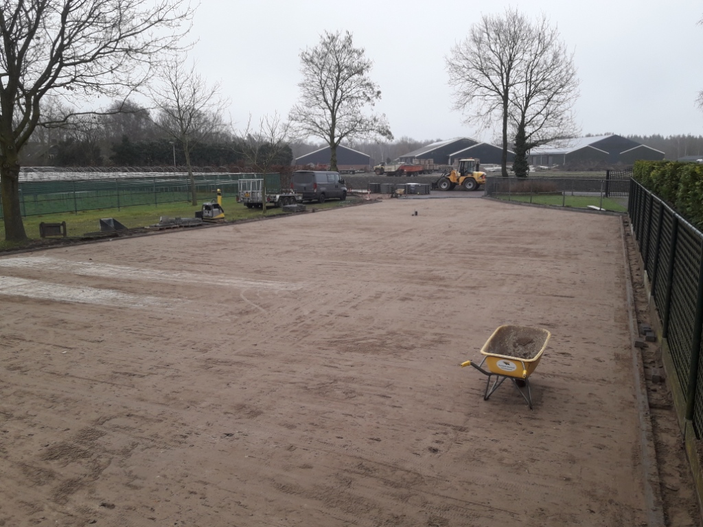 manders, sterksel, bestratingsbedrijf, bestratingswerk, h-profiel, h-klinker, heeze, leende, sterksel, herstraten, bestraten, straten, leggen, plaatsen, machinaal, handmatig, straatwerk, grondwerk, aanleg, riolering, sierbestrating, terras, tuin, oprit, Heeze, Leende, Sterksel, Someren, Asten, Lierop, Deurne, Helmond, Geldrop, Mierlo, Valkenswaard, Eindhoven, Waalre, Maarheeze, Budel, Soerendonk, Nederweert, Weert, noord-brabant, limburg, leverancier, materiaal, stenen, tegels, klinkers, h-klinkers, dikformaat. waalformaat, waaltjes, grind, split, gebakken, betonnen, opsluit, stoep, banden, minigraver, miniloader, PVC buizen, afvoer, trottoirbanden, stratenmaker, h, erfverharding, prijs, offerte, kosten, kopen;