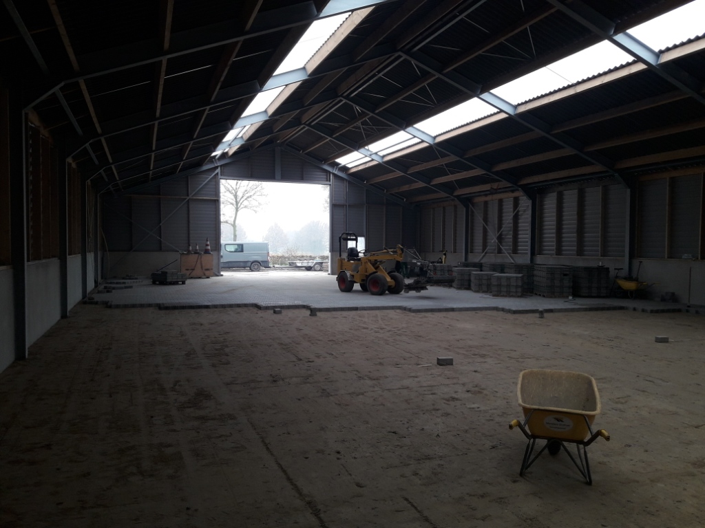 manders, sterksel, bestratingsbedrijf, bestratingswerk, h-profiel, h-klinker, heeze, leende, sterksel, herstraten, bestraten, straten, leggen, plaatsen, machinaal, handmatig, straatwerk, grondwerk, aanleg, riolering, sierbestrating, terras, tuin, oprit, Heeze, Leende, Sterksel, Someren, Asten, Lierop, Deurne, Helmond, Geldrop, Mierlo, Valkenswaard, Eindhoven, Waalre, Maarheeze, Budel, Soerendonk, Nederweert, Weert, noord-brabant, limburg, leverancier, materiaal, stenen, tegels, klinkers, h-klinkers, dikformaat. waalformaat, waaltjes, grind, split, gebakken, betonnen, opsluit, stoep, banden, minigraver, miniloader, PVC buizen, afvoer, trottoirbanden, stratenmaker, h, erfverharding, prijs, offerte, kosten, kopen;