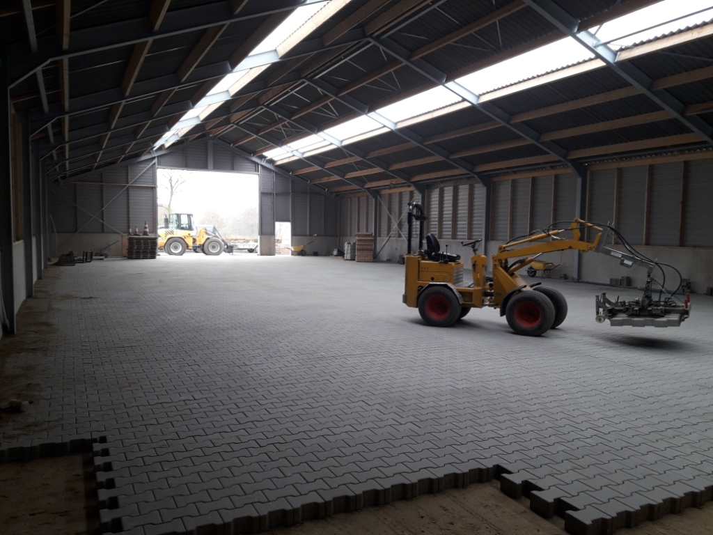 manders, sterksel, bestratingsbedrijf, bestratingswerk, h-profiel, h-klinker, heeze, leende, sterksel, herstraten, bestraten, straten, leggen, plaatsen, machinaal, handmatig, straatwerk, grondwerk, aanleg, riolering, sierbestrating, terras, tuin, oprit, Heeze, Leende, Sterksel, Someren, Asten, Lierop, Deurne, Helmond, Geldrop, Mierlo, Valkenswaard, Eindhoven, Waalre, Maarheeze, Budel, Soerendonk, Nederweert, Weert, noord-brabant, limburg, leverancier, materiaal, stenen, tegels, klinkers, h-klinkers, dikformaat. waalformaat, waaltjes, grind, split, gebakken, betonnen, opsluit, stoep, banden, minigraver, miniloader, PVC buizen, afvoer, trottoirbanden, stratenmaker, h, erfverharding, prijs, offerte, kosten, kopen;