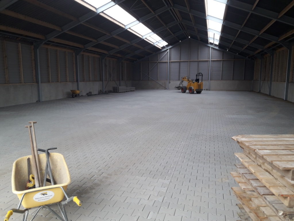 manders, sterksel, bestratingsbedrijf, bestratingswerk, h-profiel, h-klinker, heeze, leende, sterksel, herstraten, bestraten, straten, leggen, plaatsen, machinaal, handmatig, straatwerk, grondwerk, aanleg, riolering, sierbestrating, terras, tuin, oprit, Heeze, Leende, Sterksel, Someren, Asten, Lierop, Deurne, Helmond, Geldrop, Mierlo, Valkenswaard, Eindhoven, Waalre, Maarheeze, Budel, Soerendonk, Nederweert, Weert, noord-brabant, limburg, leverancier, materiaal, stenen, tegels, klinkers, h-klinkers, dikformaat. waalformaat, waaltjes, grind, split, gebakken, betonnen, opsluit, stoep, banden, minigraver, miniloader, PVC buizen, afvoer, trottoirbanden, stratenmaker, h, erfverharding, prijs, offerte, kosten, kopen;