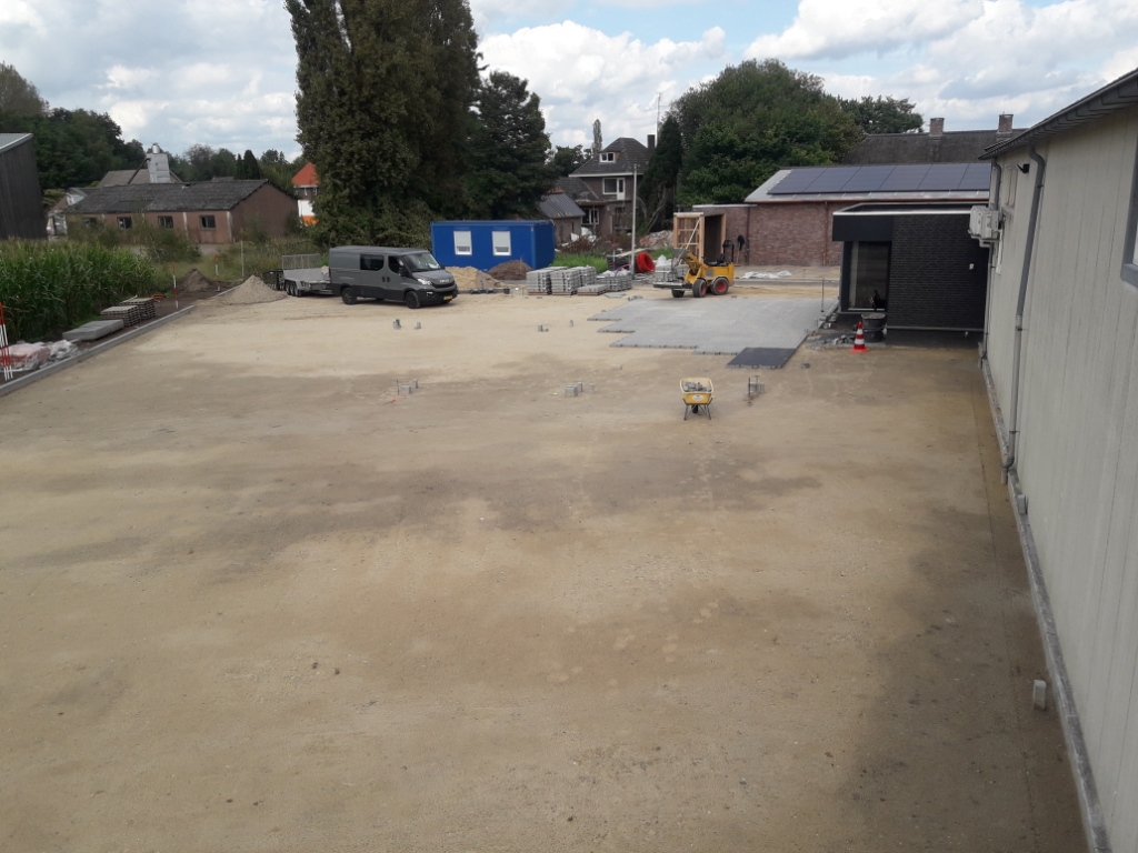 manders, sterksel, bestratingsbedrijf, bestratingswerk, h-profiel, h-klinker, heeze, leende, sterksel, herstraten, bestraten, straten, leggen, plaatsen, machinaal, handmatig, straatwerk, grondwerk, aanleg, riolering, sierbestrating, terras, tuin, oprit, Heeze, Leende, Sterksel, Someren, Asten, Lierop, Deurne, Helmond, Geldrop, Mierlo, Valkenswaard, Eindhoven, Waalre, Maarheeze, Budel, Soerendonk, Nederweert, Weert, noord-brabant, limburg, leverancier, materiaal, stenen, tegels, klinkers, h-klinkers, dikformaat. waalformaat, waaltjes, grind, split, gebakken, betonnen, opsluit, stoep, banden, minigraver, miniloader, PVC buizen, afvoer, trottoirbanden, stratenmaker, h, erfverharding, prijs, offerte, kosten, kopen;